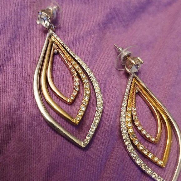 Nwt Teardrop shape Rhinestone Dangle Earrings Silver Gold Rose gold tone Studs - Picture 2 of 3